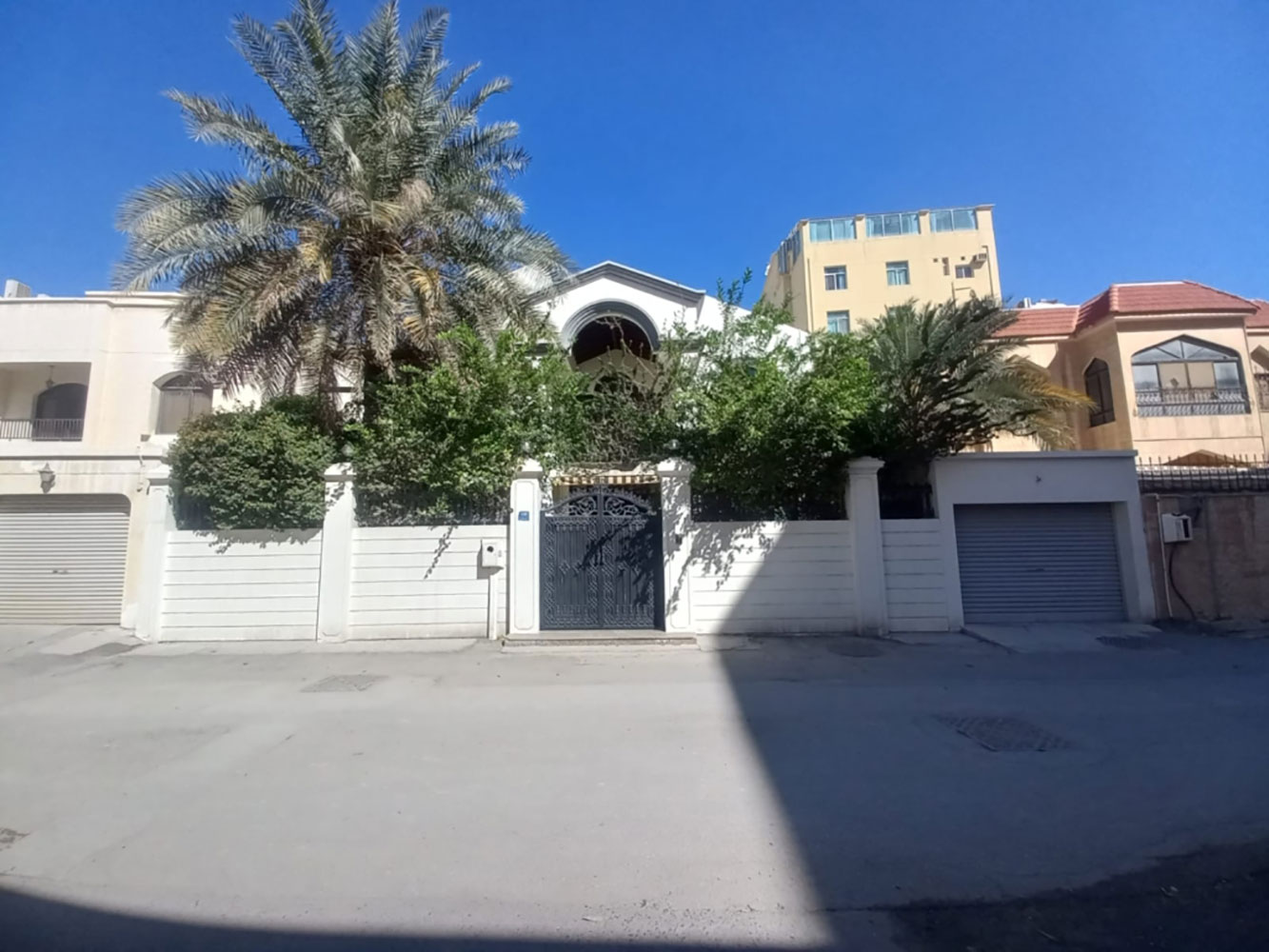 property 15689 image 0