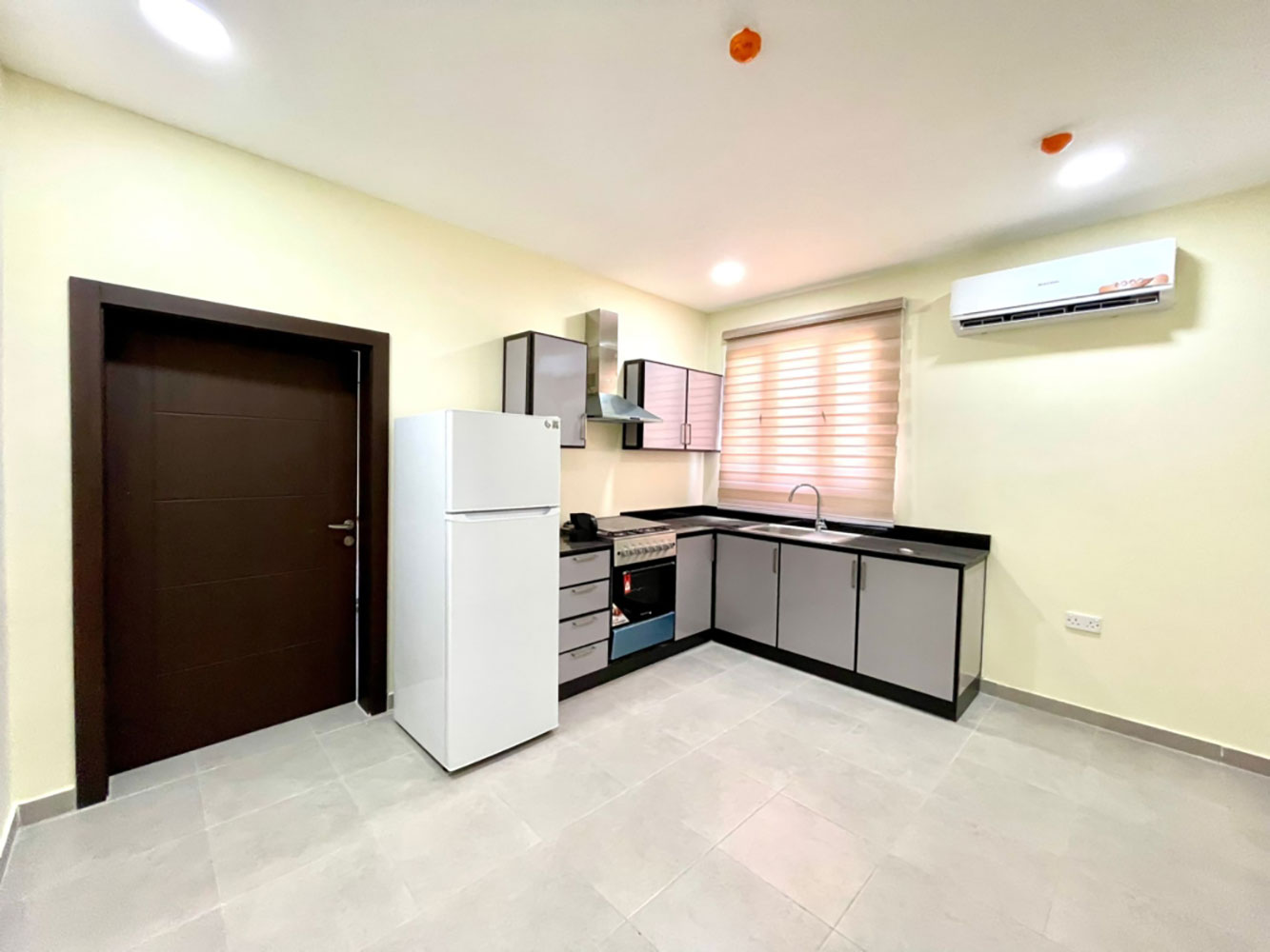 property 16857 image 0