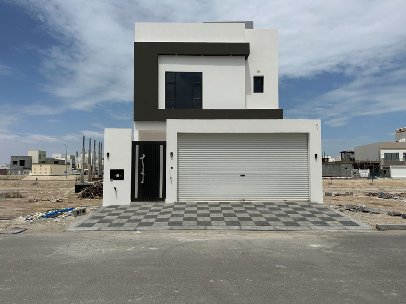 property 15823 image 0