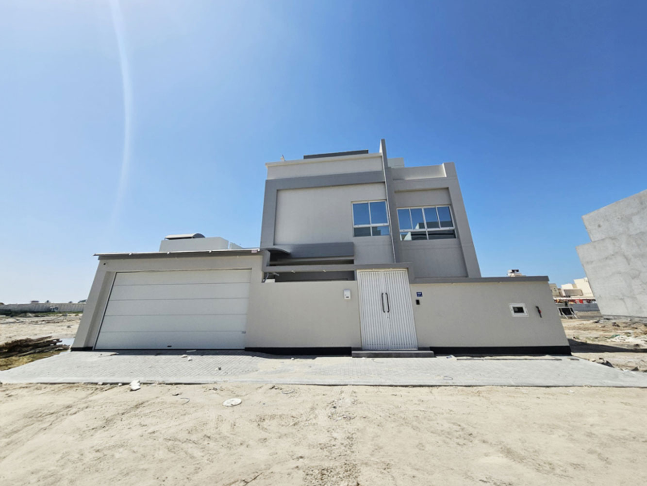 property 15895 image 0