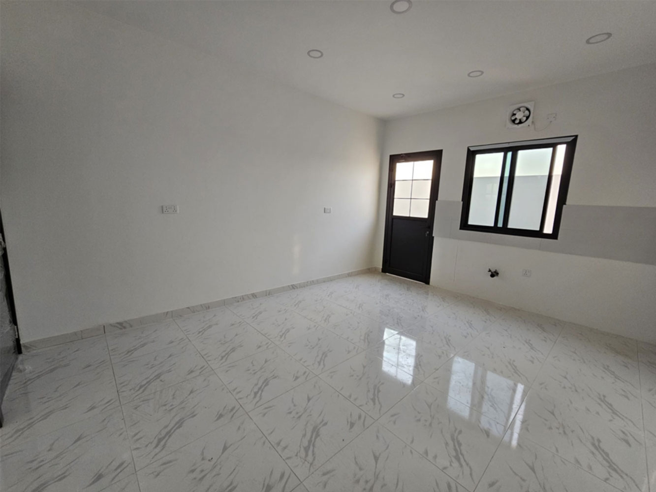 property 16302 image 0