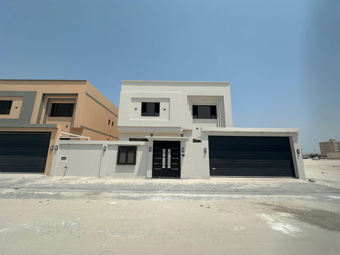 property 16488 image 0